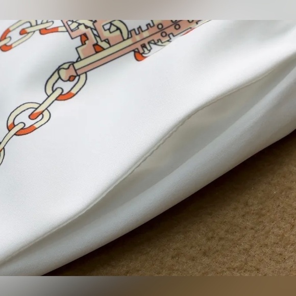 British Pearl Royal Horse Embellished Oversized Blouse & Skinny Pants Suit Set. - Picture 16 of 17